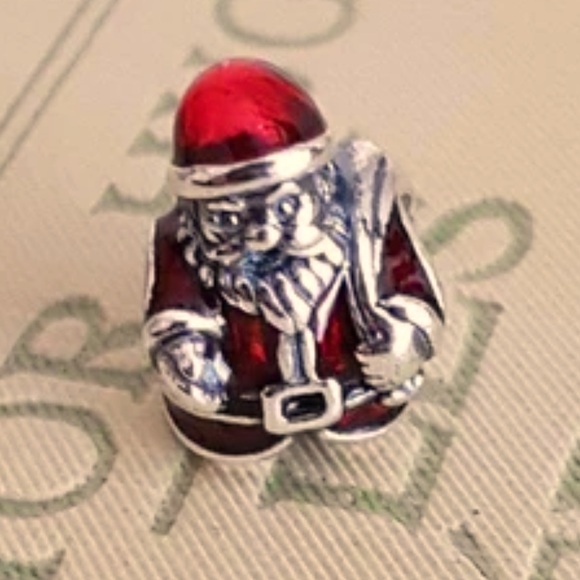 SANTA CARRYING HIS SACK OF TOYS BRACELET CHARM FOR PANDORA & OTHERS-NEW - Picture 1 of 2